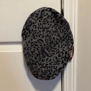 NWT Gray Leopard Print Women’s Beret